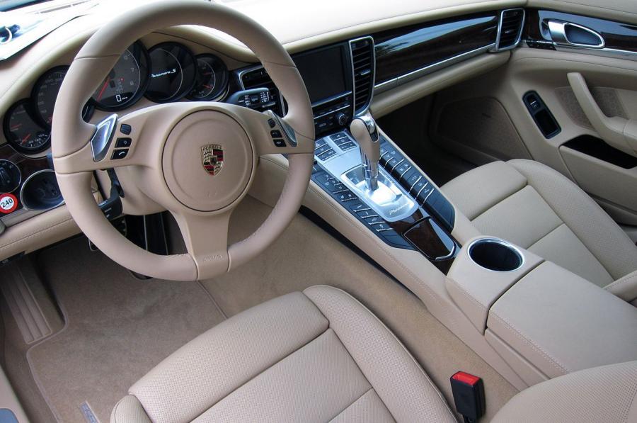  Porsche Panamera S Hybrid 2012 года  (фото 31 из 53)